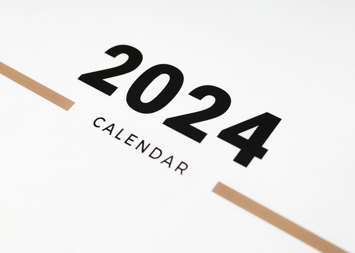 Nærbilde av kalender med datoer og tall